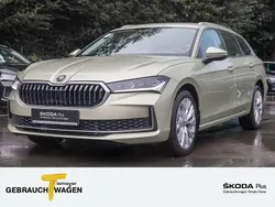 Ice tea gelb metallic Neu 2025 Skoda Superb Selection Kombi | 43.980 € (Guter Preis)