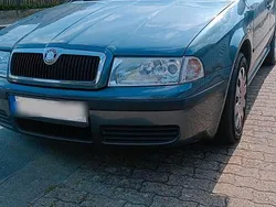 Grau Gebraucht 2003 Skoda Octavia Kombi | 1.000 € (Fairer Preis)