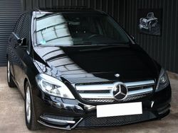 Schwarz Gebraucht 2015 Mercedes B200 Van / Kleinbus | 13.690 € (Fairer Preis)