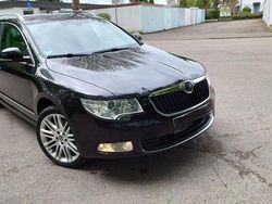 Schwarz Gebraucht 2011 Skoda Superb Elegance Kombi | 9.300 € (Fairer Preis)