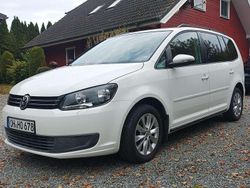Weiß Gebraucht 2011 VW Touran Comfortline Van / Kleinbus | 6.950 € (Fairer Preis)