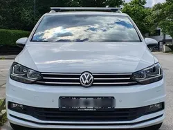 Weiß Gebraucht 2017 VW Touran Sound Van / Kleinbus | 18.200 € (Guter Preis)