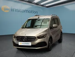 Silber Gebraucht 2024 Mercedes T180 Van / Kleinbus | 31.399 € (Teuer)