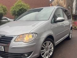 Silber Gebraucht 2010 VW Touran Highline Van / Kleinbus | 5.550 € (Guter Preis)