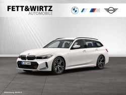 Mineralweiss Gebraucht 2024 BMW 330 Shadowline Kombi | 35.890 € (Superpreis)