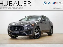 Grau Gebraucht 2022 Maserati Levante SUV | 68.490 € (Guter Preis)