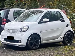 Weiß Gebraucht 2017 Smart ForTwo Cabrio Cabrio | 14.400 € (Fairer Preis)