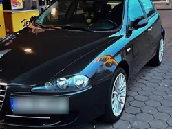 Grau Gebraucht 2008 Alfa Romeo 147 Kleinwagen | 2.800 € (Fairer Preis)