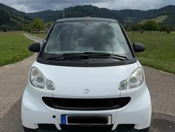 Weiß Gebraucht 2009 Smart ForTwo Coupé Pure Coupé | 2.750 € (Etwas zu teuer)
