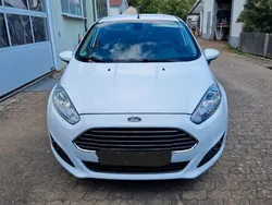 Weiß Gebraucht 2016 Ford Fiesta Titanium Kleinwagen | 7.700 € (Fairer Preis)