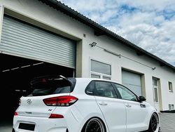 Weiß Gebraucht 2018 Hyundai i30 Kleinwagen | 17.999 € (Fairer Preis)