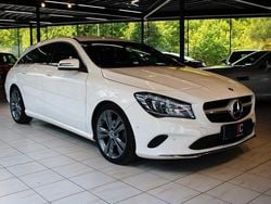 Weiß Gebraucht 2019 Mercedes CLA220 Shooting Brake Urban Kombi | 19.500 € (Fairer Preis)