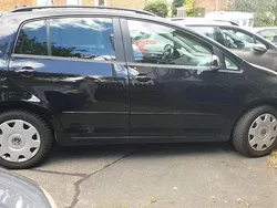 Schwarz Gebraucht 2011 VW Golf Plus Cross Style Van / Kleinbus | 3.900 € (Superpreis)