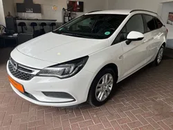 Weiß Gebraucht 2019 Opel Astra Edition Kombi | 5.900 € (Guter Preis)