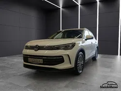 Oyster silver (silber) Neu 2025 VW Tiguan Life SUV | 39.090 € (Superpreis)