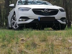 Weiß Gebraucht 2017 Opel Insignia Dynamic Limousine | 14.900 € (Guter Preis)