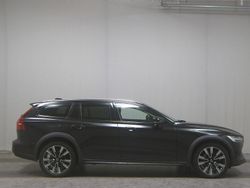 Schwarz Gebraucht 2022 Volvo V60 CC Kombi | 24.980 € (Guter Preis)