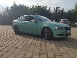 Weiß Gebraucht 2009 BMW 325 Coupé | 18.500 €