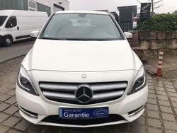 Weiß Gebraucht 2012 Mercedes B180 Van / Kleinbus | 13.990 € (Fairer Preis)