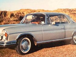 Silber Gebraucht 1964 Mercedes 220 Coupé | 56.000 €