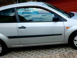 Silber Gebraucht 2007 Ford Fiesta Kleinwagen | 1.800 €