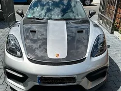Porsche Cayman GT4