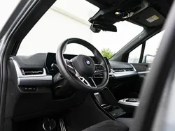 Saphirschwarzmetallic Gebraucht 2025 BMW 218 Active Tourer M Sport Van / Kleinbus | 35.990 € (Fairer Preis)