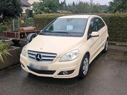 Beige Gebraucht 2008 Mercedes B170 Van / Kleinbus | 1.800 €