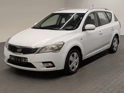 Weiß Gebraucht 2012 Kia Ceed Sportswagon EX Kombi | 980 €