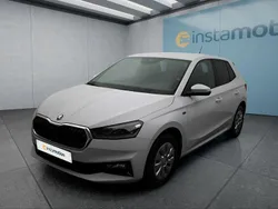 Weiß Gebraucht 2024 Skoda Fabia Limousine | 19.749 € (Fairer Preis)