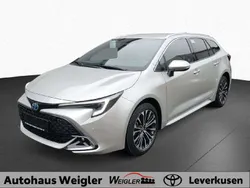 Grau Neu 2025 Toyota Corolla Limousine | 33.990 €