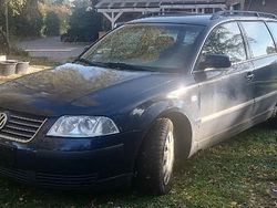Blau Gebraucht 2001 VW Passat Kombi | 1.400 € (Fairer Preis)