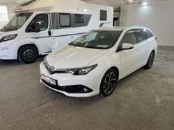 Super white 2 Gebraucht 2015 Toyota Auris Touring Sports Design Kombi | 11.990 € (Etwas zu teuer)