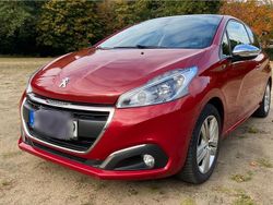 Rot Gebraucht 2016 Peugeot 208 Style Kleinwagen | 7.550 € (Fairer Preis)
