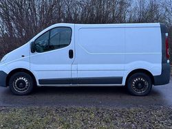 Weiß Gebraucht 2012 Opel Vivaro Van / Kleinbus | 8.200 €