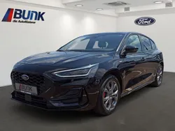 Agate black metallic Gebraucht 2024 Ford Focus ST-Line Limousine | 26.980 € (Fairer Preis)