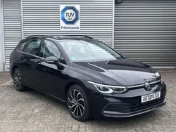 Deep black perleffekt Gebraucht 2021 VW Golf VIII Style Kombi | 15.470 €