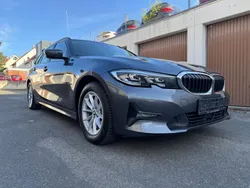 Grau Gebraucht 2020 BMW 320 Performance Kombi | 17.990 € (Superpreis)