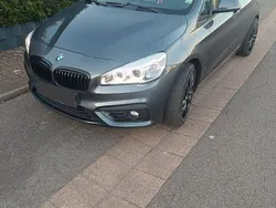 Silber Gebraucht 2015 BMW 218 Active Tourer Van / Kleinbus | 9.500 € (Guter Preis)