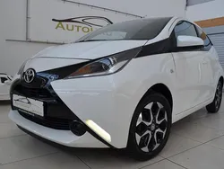 Weiß Gebraucht 2014 Toyota Aygo X-play Kleinwagen | 7.900 € (Fairer Preis)