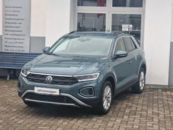 Blau Gebraucht 2024 VW T-Roc Life SUV | 27.870 € (Guter Preis)