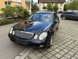 Blau Gebraucht 2004 Mercedes E220 Classic Limousine | 4.200 € (Fairer Preis)