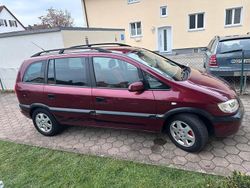 Rot Gebraucht 2000 Opel Zafira Limousine | 2.800 € (Etwas zu teuer)