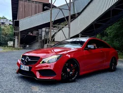 Rot Gebraucht 2013 Mercedes E500 AMG Coupé | 28.500 € (Teuer)
