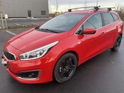 Rot Gebraucht 2016 Kia Ceed Platinum Edition Kleinwagen | 5.800 € (Superpreis)