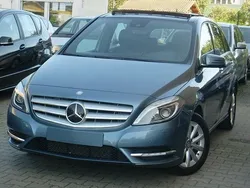 Blau Gebraucht 2012 Mercedes B200 Van / Kleinbus | 14.990 € (Fairer Preis)