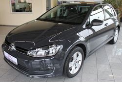 Grau Gebraucht 2017 VW Golf VII Highline Limousine | 14.333 € (Guter Preis)