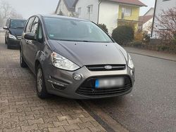 Grau Gebraucht 2011 Ford S-MAX S Van / Kleinbus | 5.800 € (Fairer Preis)