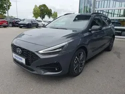 Grau schwarz Gebraucht 2024 Hyundai i30 Advantage Kombi | 26.990 € (Etwas zu teuer)