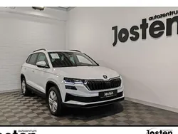Weiß Gebraucht 2024 Skoda Karoq Selection SUV | 29.690 € (Guter Preis)